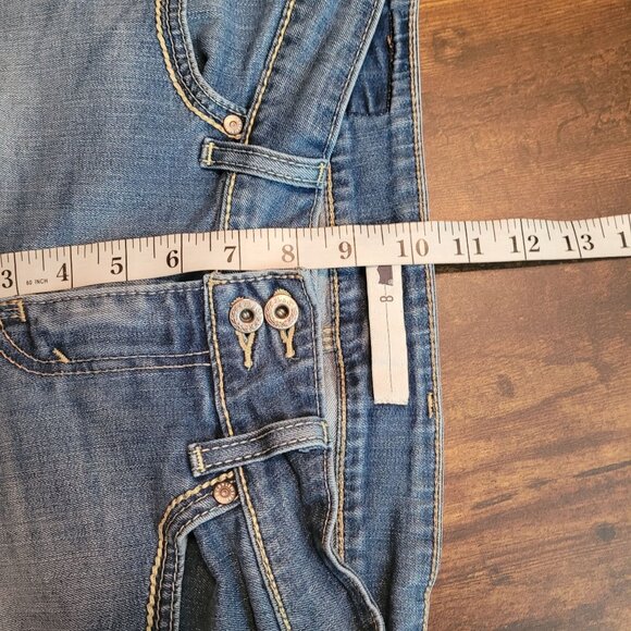 Levi's Jeans Size 8 Capri Low Rise Open Button Flap Pockets Medium Light Wash - Picture 7 of 10
